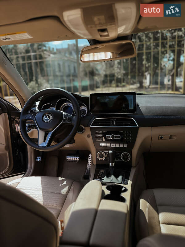 Купе Mercedes-Benz C-Class 2011 в Николаеве