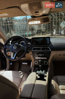 Купе Mercedes-Benz C-Class 2011 в 