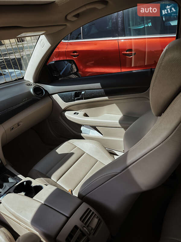 Купе Mercedes-Benz C-Class 2011 в Николаеве