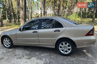 Седан Mercedes-Benz C-Class 2005 в 