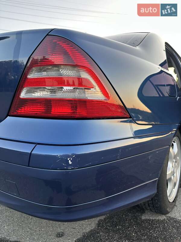 Седан Mercedes-Benz C-Class 2004 в Запоріжжі