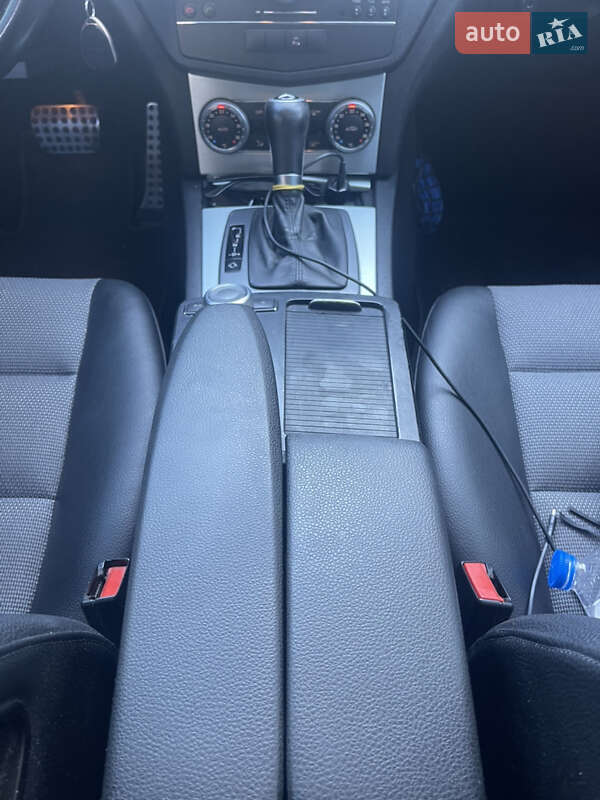 Седан Mercedes-Benz C-Class 2007 в Старокостянтинові