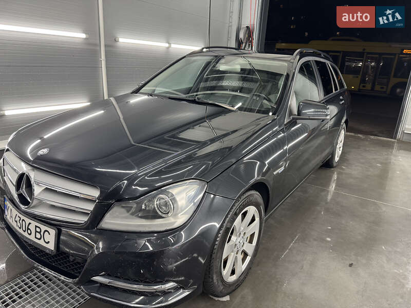 Универсал Mercedes-Benz C-Class 2012 в Киеве