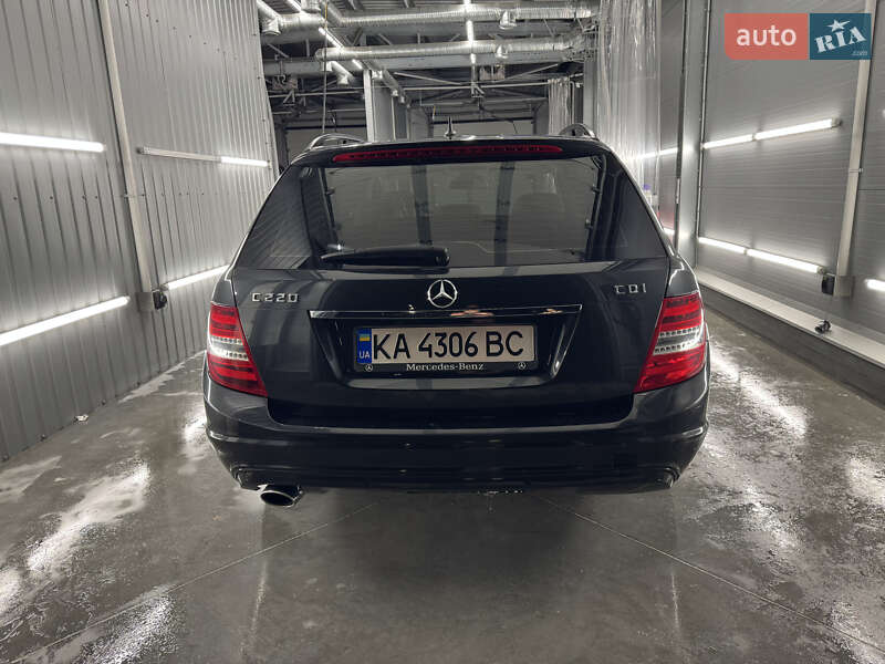 Универсал Mercedes-Benz C-Class 2012 в Киеве
