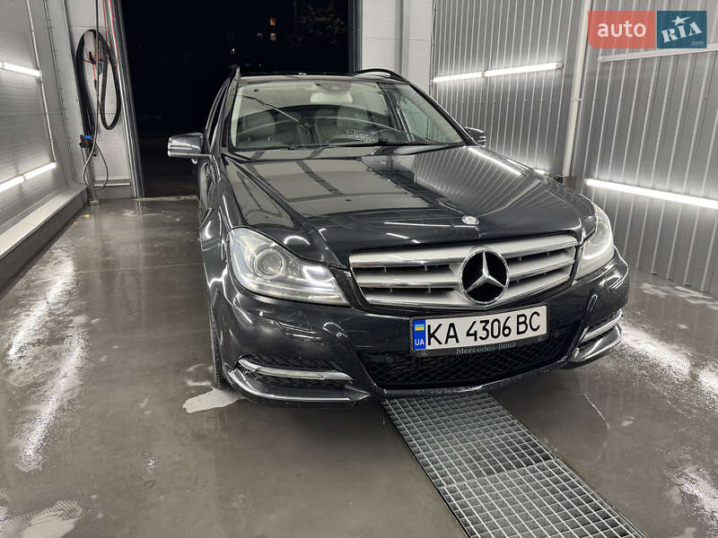 Универсал Mercedes-Benz C-Class 2012 в Киеве