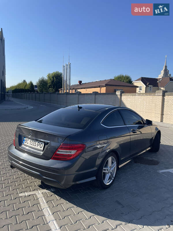 Купе Mercedes-Benz C-Class 2011 в Киеве фото 6 Купе Mercedes-Benz C-Class 2011 в Киеве