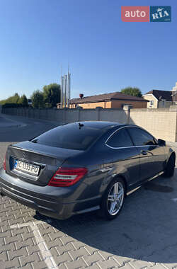 Купе Mercedes-Benz C-Class 2011 в 