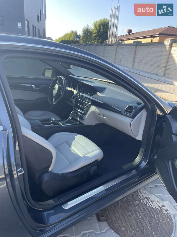 Купе Mercedes-Benz C-Class 2011 в Киеве фото 8 Купе Mercedes-Benz C-Class 2011 в Киеве