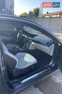 Купе Mercedes-Benz C-Class 2011 в 