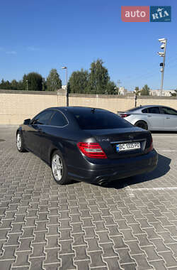 Купе Mercedes-Benz C-Class 2011 в 