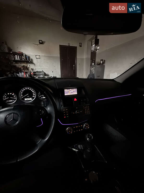 Універсал Mercedes-Benz C-Class 2010 в Дрогобичі