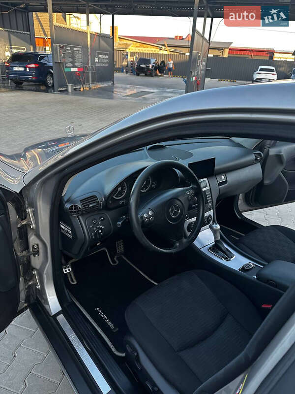 Седан Mercedes-Benz C-Class 2006 в Луцьку фото 16 Седан Mercedes-Benz C-Class 2006 в Луцьку