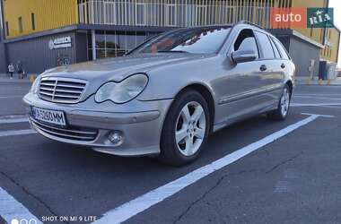 Універсал Mercedes-Benz C-Class 2004 в Києві
