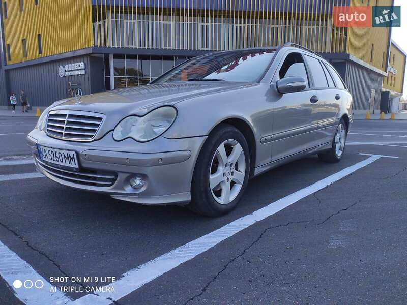 Mercedes-Benz C-Class 2004
