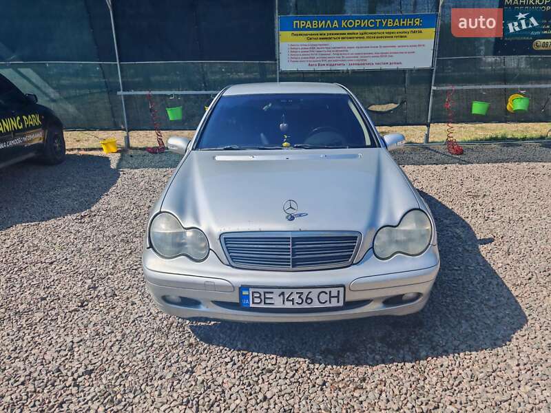Седан Mercedes-Benz C-Class 2003 в Броварах фото 5 Седан Mercedes-Benz C-Class 2003 в Броварах