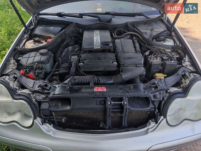 Седан Mercedes-Benz C-Class 2003 в Броварах фото 17 Седан Mercedes-Benz C-Class 2003 в Броварах
