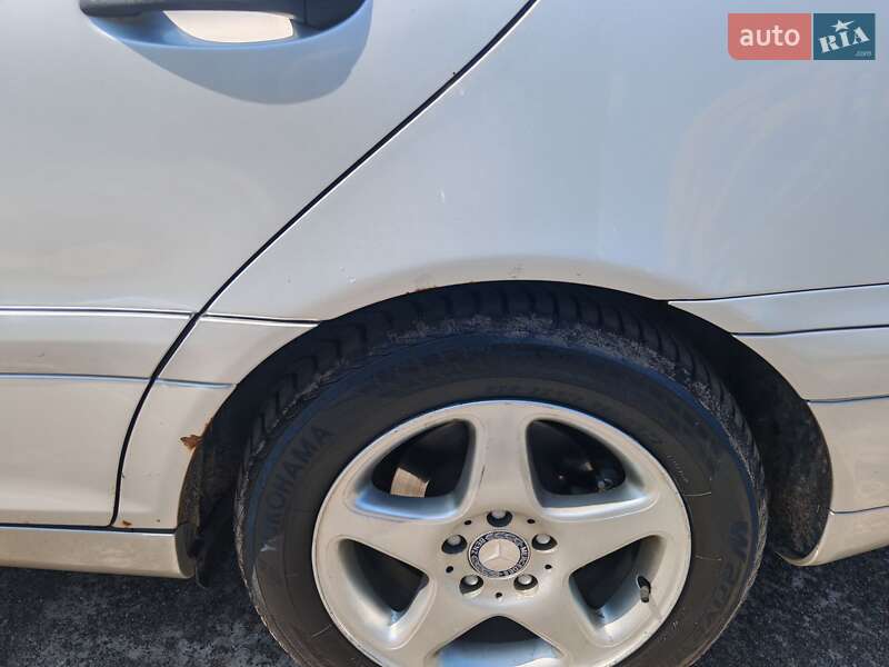 Седан Mercedes-Benz C-Class 2003 в Броварах фото 25 Седан Mercedes-Benz C-Class 2003 в Броварах