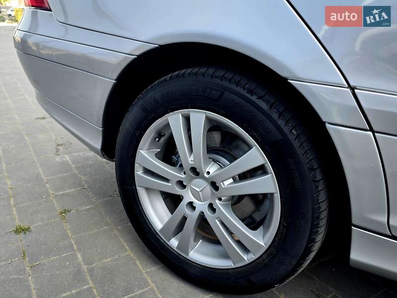 Седан Mercedes-Benz C-Class 2005 в Ивано-Франковске