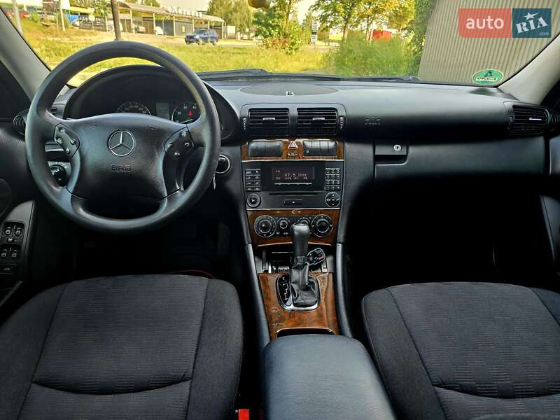 Седан Mercedes-Benz C-Class 2005 в Ивано-Франковске