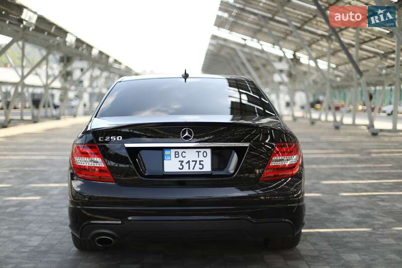 Седан Mercedes-Benz C-Class 2012 в Винниках