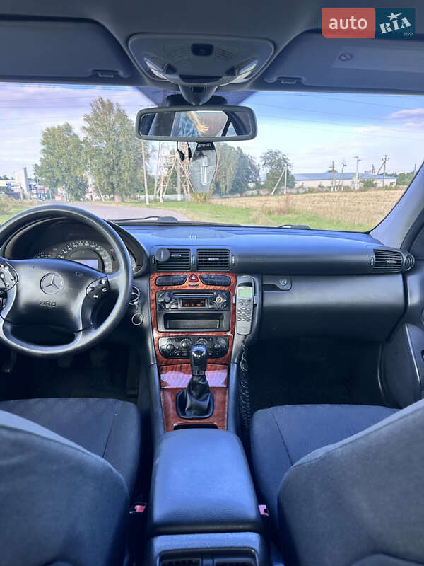 Седан Mercedes-Benz C-Class 2001 в Києві