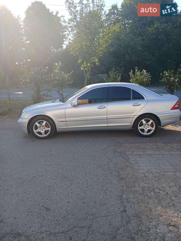 Седан Mercedes-Benz C-Class 2001 в 