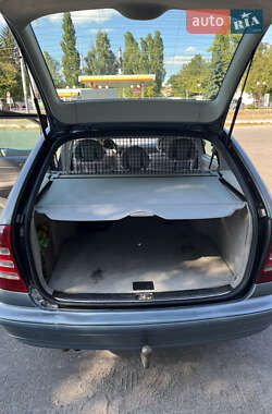 Універсал Mercedes-Benz C-Class 2004 в 