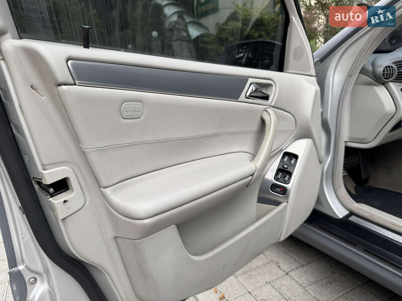 Седан Mercedes-Benz C-Class 2005 в Дрогобичі