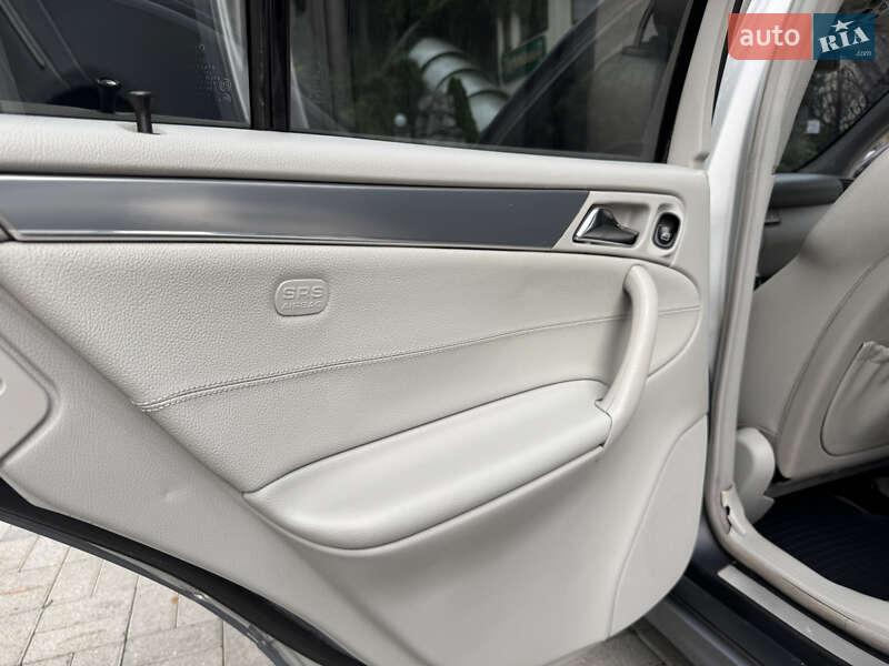 Седан Mercedes-Benz C-Class 2005 в Дрогобичі