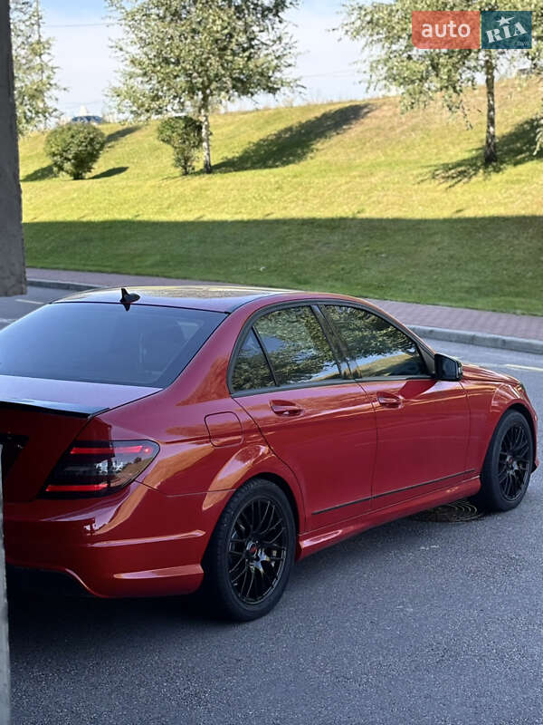 Седан Mercedes-Benz C-Class 2014 в Киеве