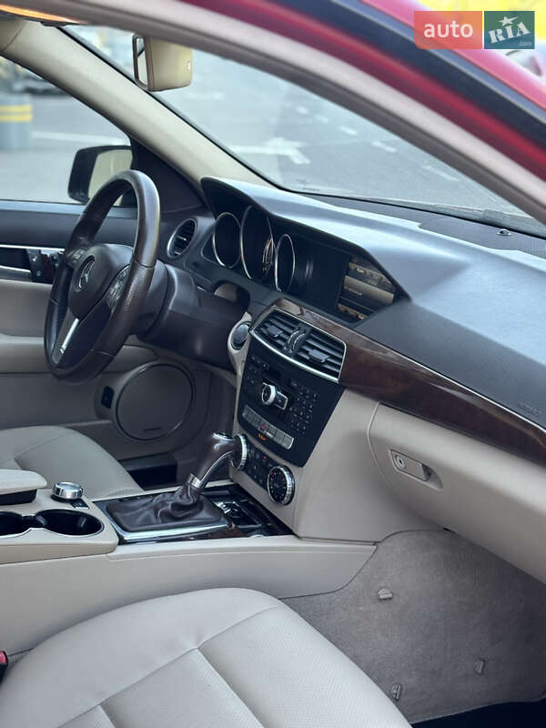 Седан Mercedes-Benz C-Class 2014 в Киеве