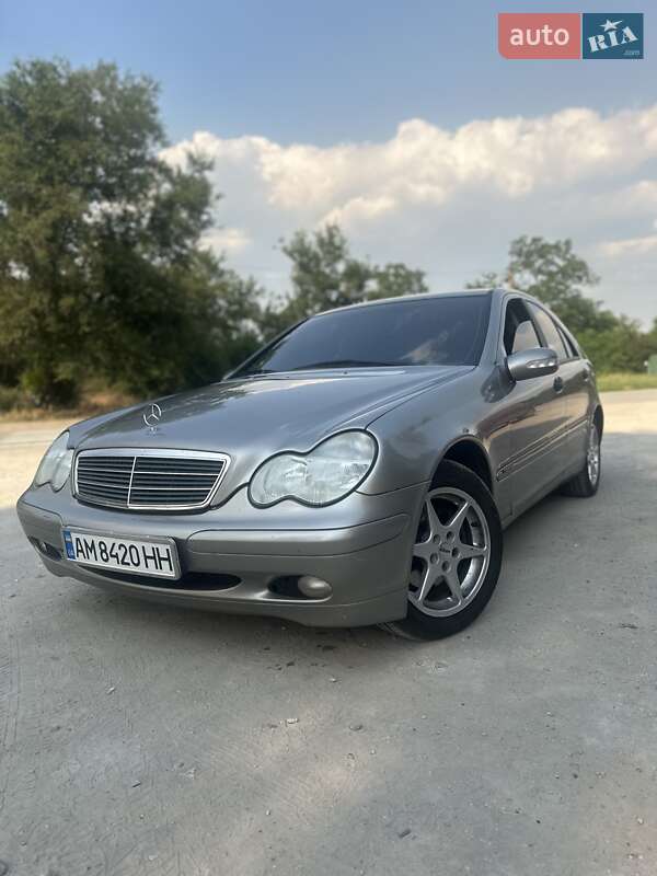 Седан Mercedes-Benz C-Class 2003 в 