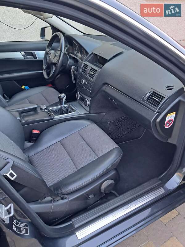 Универсал Mercedes-Benz C-Class 2011 в Дубно