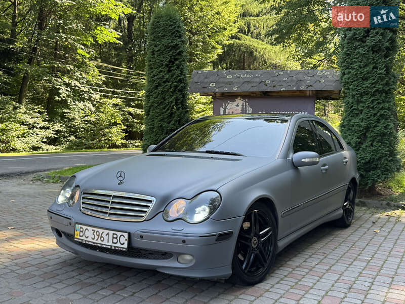 Mercedes-Benz C-Class 2005