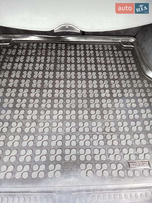 Универсал Mercedes-Benz C-Class 2010 в Львове