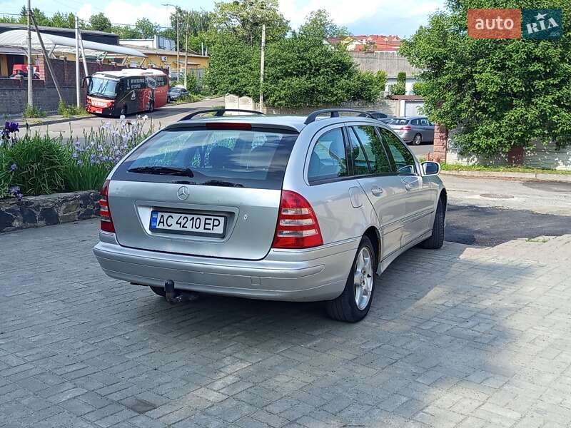 Універсал Mercedes-Benz C-Class 2002 в Рівному