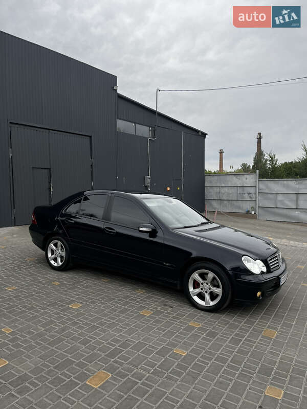 Седан Mercedes-Benz C-Class 2006 в Первомайске
