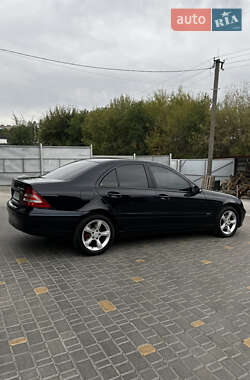 Седан Mercedes-Benz C-Class 2006 в 