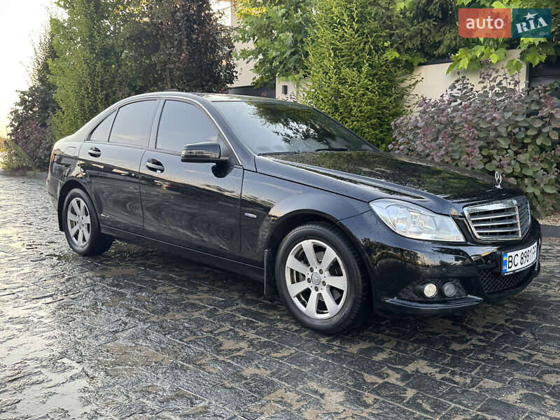 Седан Mercedes-Benz C-Class 2011 в Львове