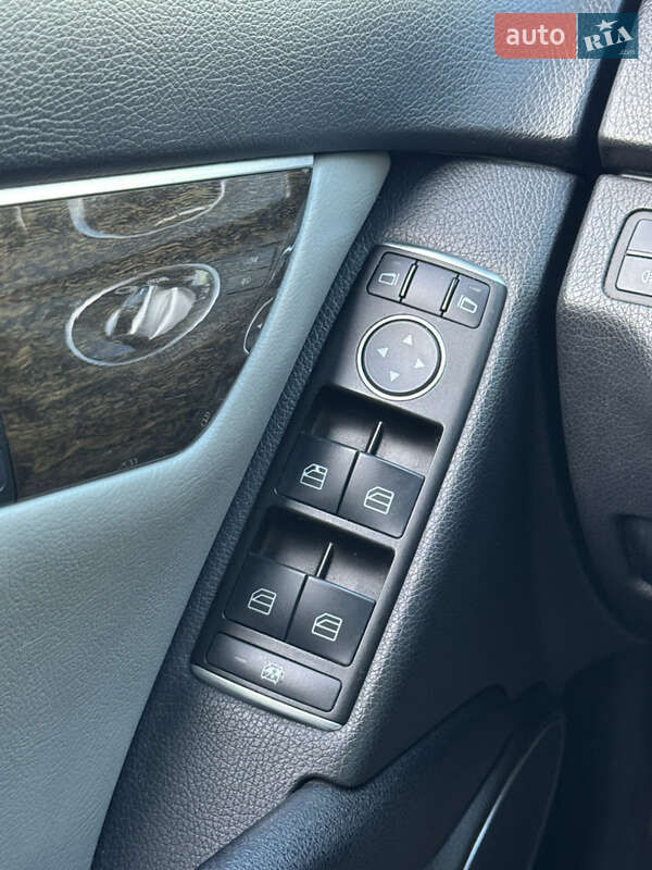 Седан Mercedes-Benz C-Class 2011 в Львове