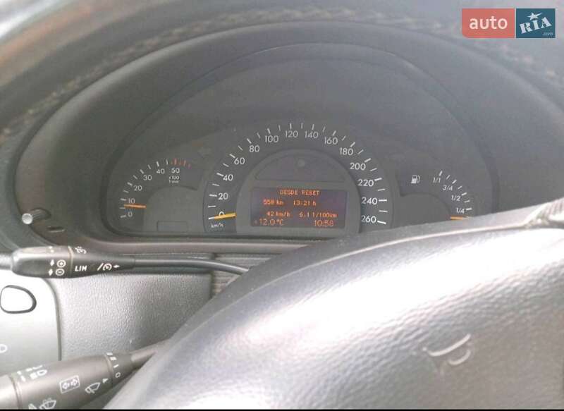 Універсал Mercedes-Benz C-Class 2003 в Івано-Франківську