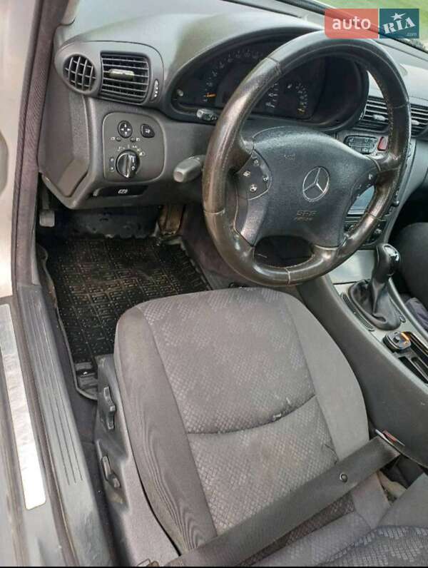 Універсал Mercedes-Benz C-Class 2003 в Івано-Франківську