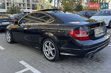 Купе Mercedes-Benz C-Class 2011 в 