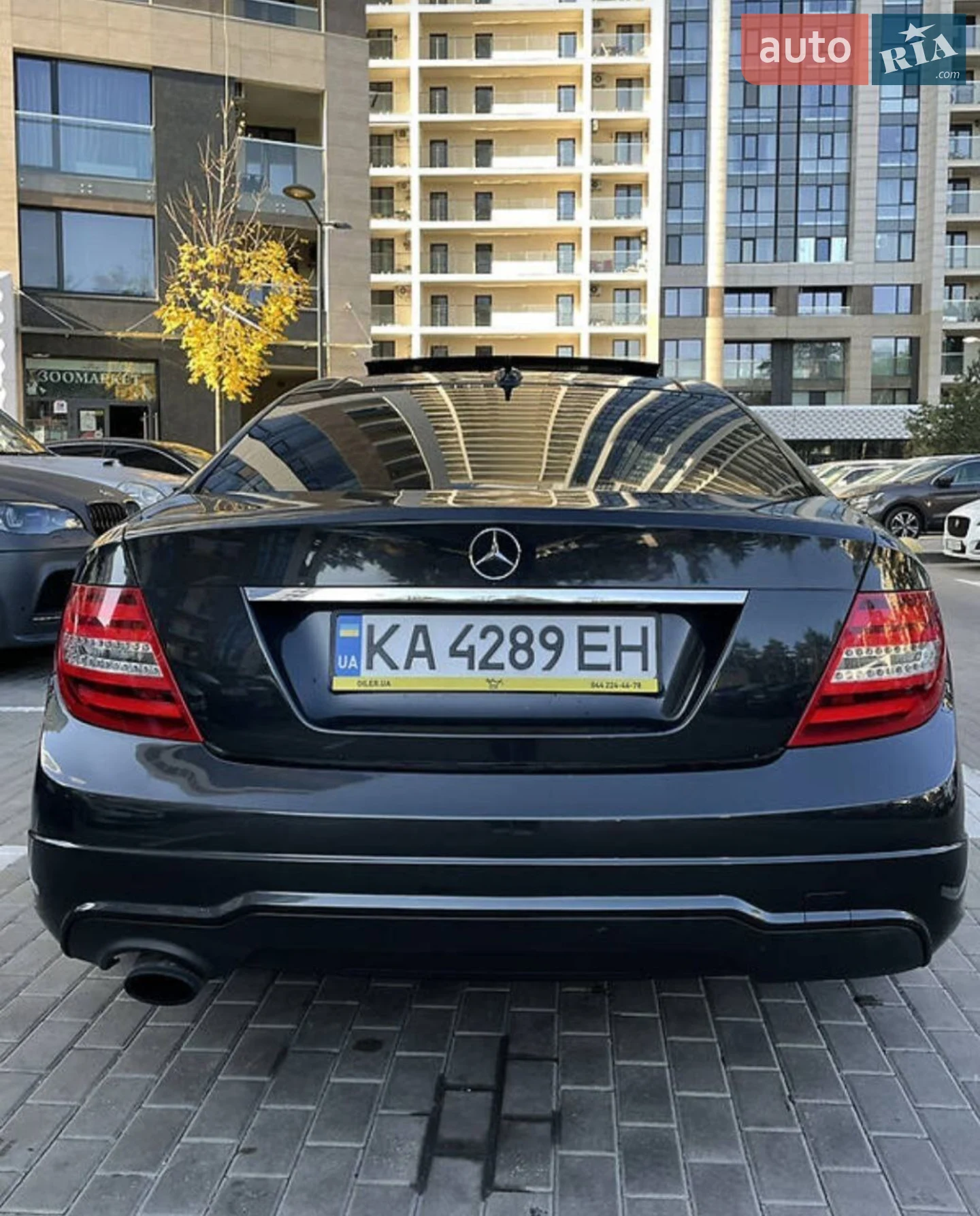 Mercedes-Benz C-Class 2011 VIN WDDGJ4HB7CF746848 фото оголошення 4 з 17