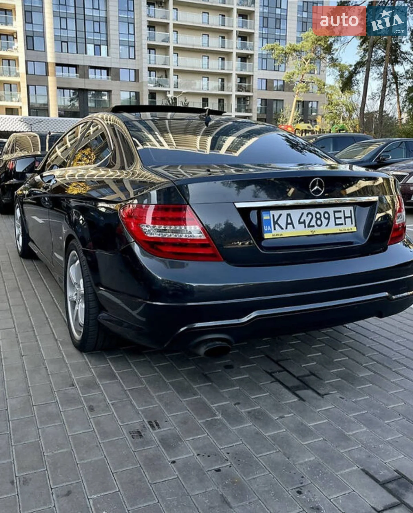 Mercedes-Benz C-Class 2011 VIN WDDGJ4HB7CF746848 фото оголошення 5 з 17