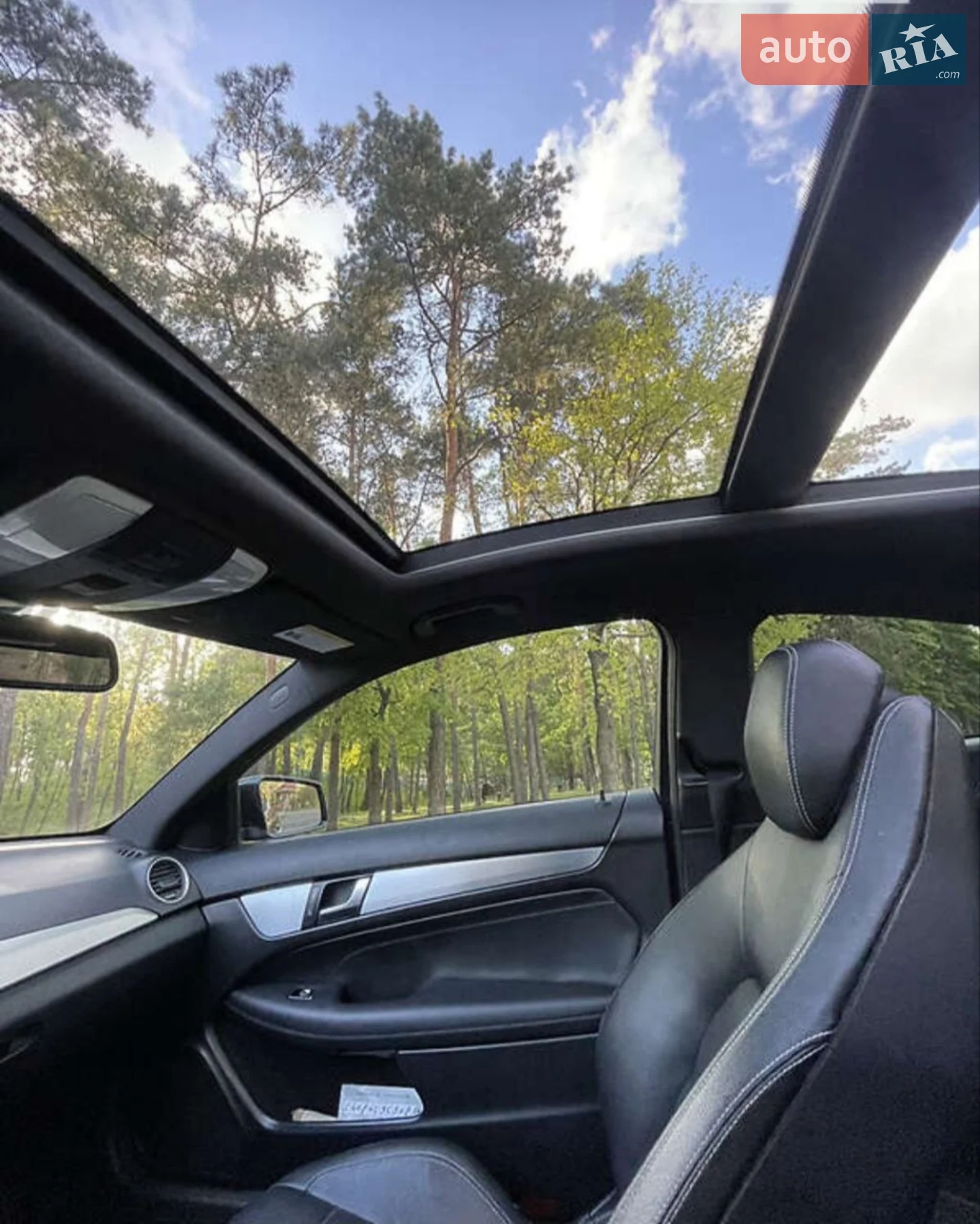 Mercedes-Benz C-Class 2011 VIN WDDGJ4HB7CF746848 фото оголошення 6 з 17