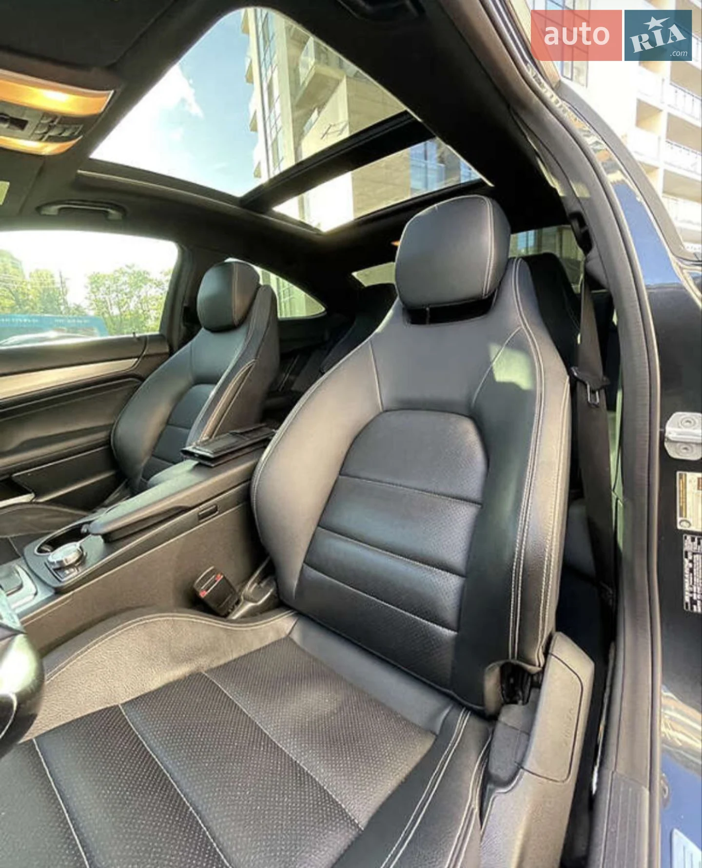 Mercedes-Benz C-Class 2011 VIN WDDGJ4HB7CF746848 фото оголошення 11 з 17