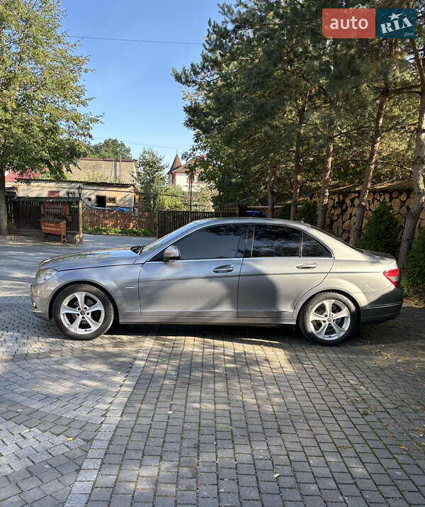 Седан Mercedes-Benz C-Class 2007 в Черновцах