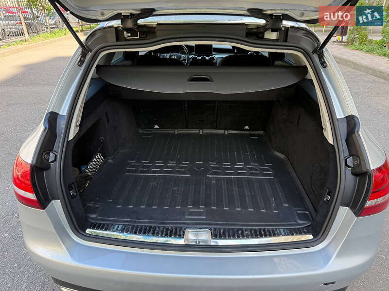 Універсал Mercedes-Benz C-Class 2017 в Одесі