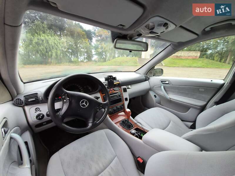 Седан Mercedes-Benz C-Class 2001 в Калуше